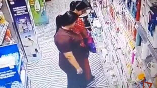 Три женщины украли косметику для волос в Рубцовске и скрылись в другом конце города