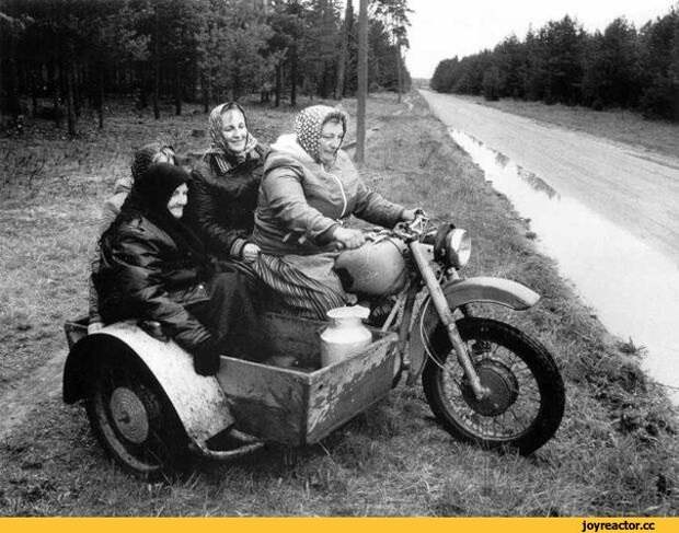В деревнях им умели управлять практически все СССР, деревня, мотоциклы
