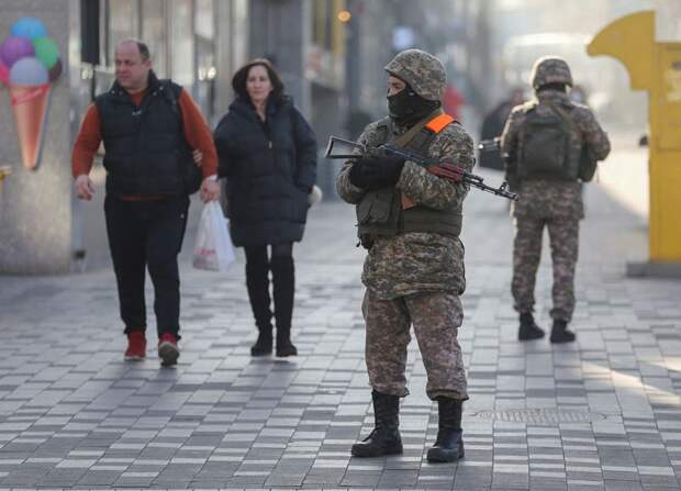 Полиция перекрыла часть улиц в Алма-Ате в ожидании митинга