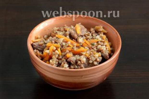 Подавать со свежими овощами или салатом.