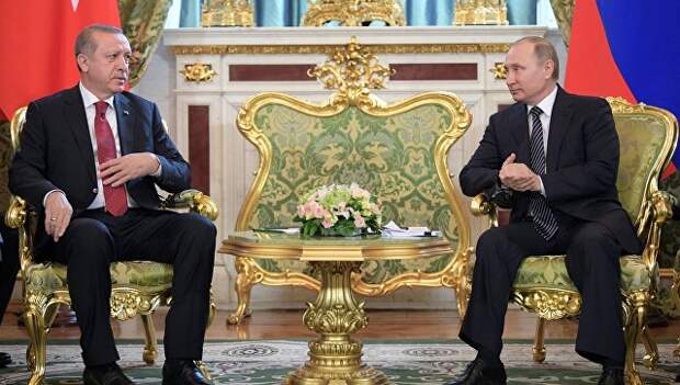 Президент РФ Владимир Путин и президент Турции Реджеп Тайип Эрдоган во время встречи перед началом шестого заседания Совета сотрудничества высшего уровня между РФ и Турцией