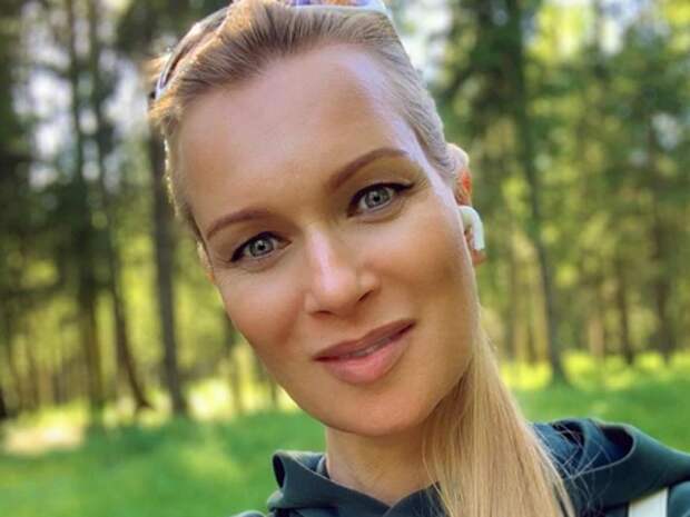 Олеся Судзиловская в купальнике показала роскошное декольте - 7Дней.ру