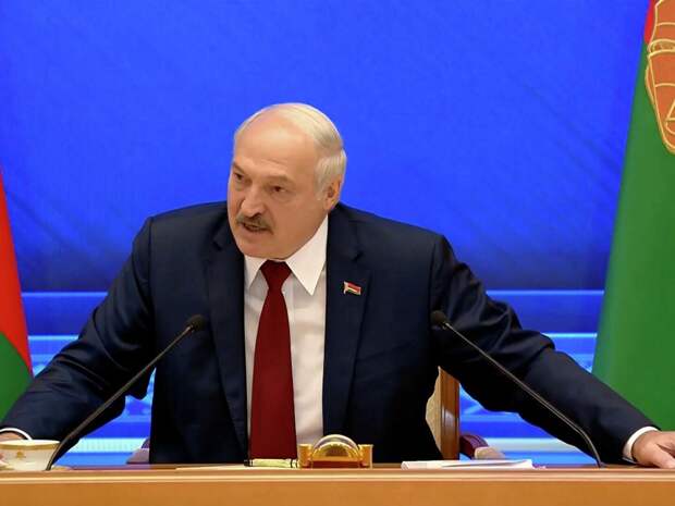 Александр Лукашенко: голоду быть, доллары на хлеб не намажешь
