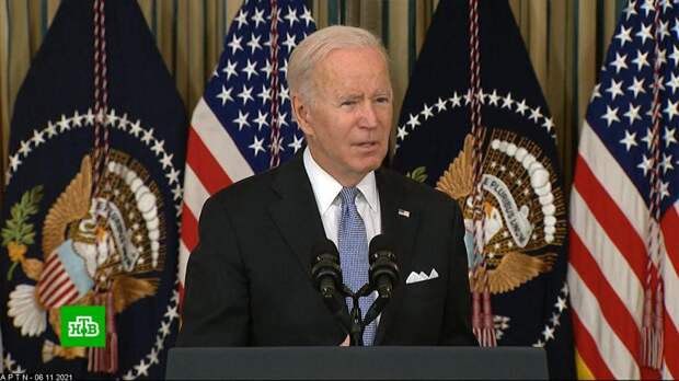 Ведет страну не туда: рейтинг Байдена упал до рекордных 38%