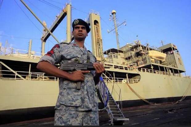 Иран наказал Грецию за пиратский захват российского танкера