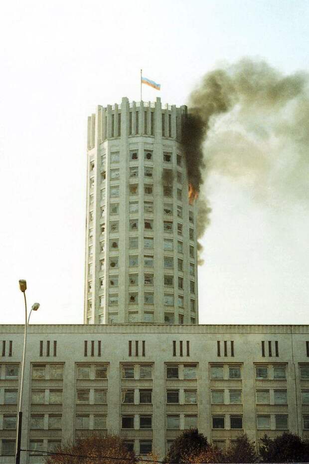 Фотография: Расстрел Дома Советов 4 октября 1993 года №36 - BigPicture.ru