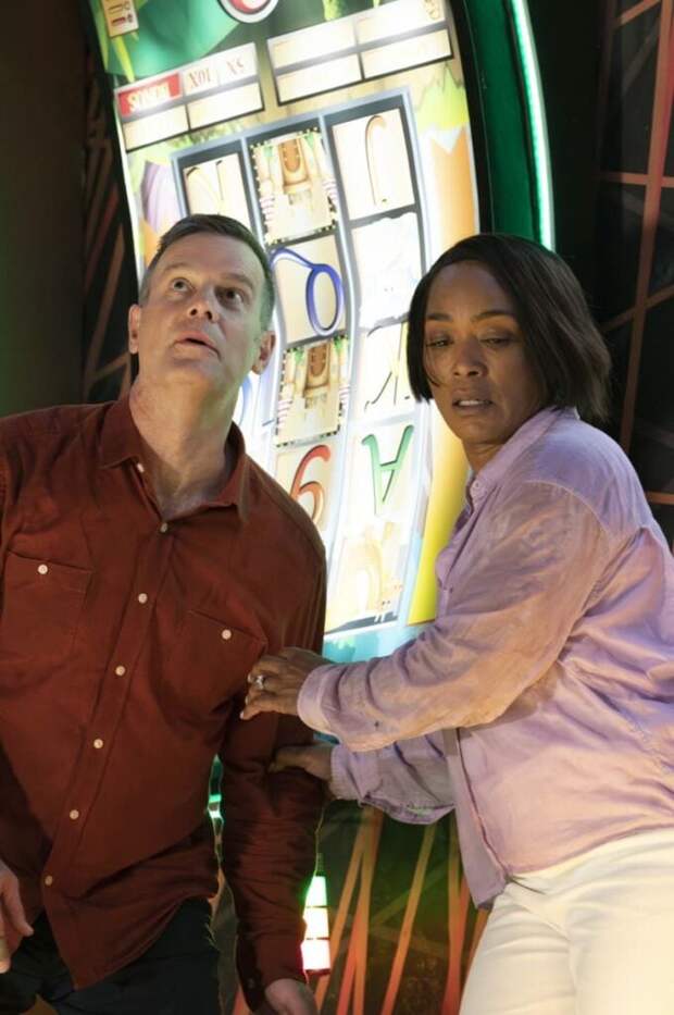Hanging on Tight - 9-1-1 Season 7 Episode 3