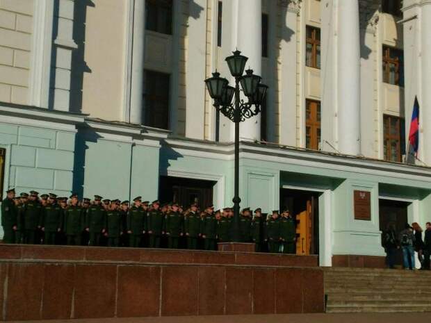 В Донецке началось прощание с Моторолой В Донецке началось прощание с Моторолой