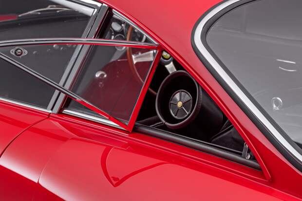 Впечатляющая реплика купе Ferrari 330 LMB