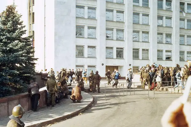 Фотография: Расстрел Дома Советов 4 октября 1993 года №29 - BigPicture.ru