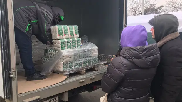 На ярмарках выходного дня в Краснодаре проверили цены на сахар