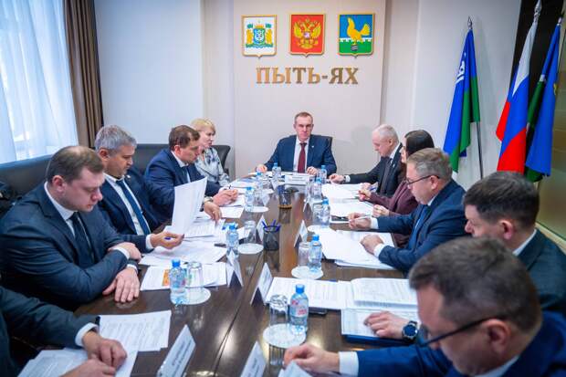 Губернатор ХМАО констатировал срыв сроков реконструкции путепровода в Пыть-Яхе — объект сдадут только в конце 2026 года