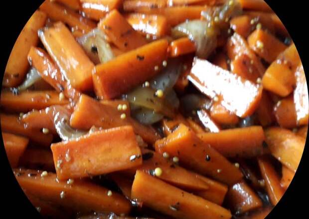 Морковь глазированная с медом и бальзамическим уксусом recipe main photo