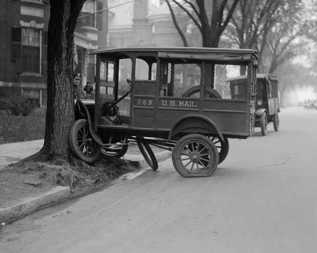 Трагичные и нелепые автомобильные аварии Бостона в 1930-х годах. Фотограф Лесли Джонс