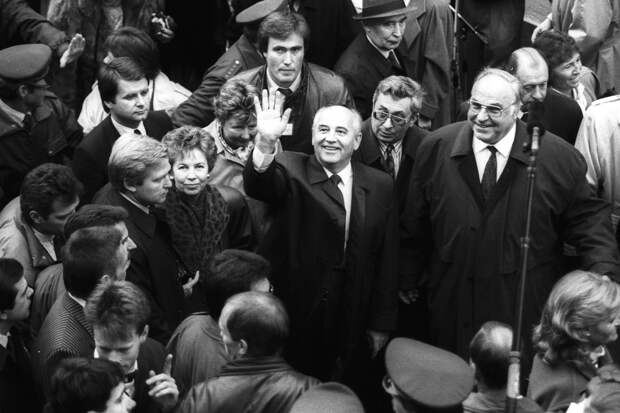 «Была великая страна, у руля которой он стоял. И все распалось» Как Михаил Горбачев пробивался к власти в СССР?