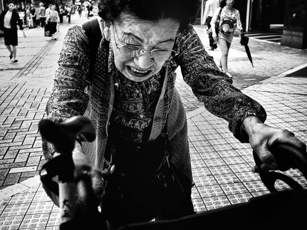 japan-street-photography-61-580892a2074e0__880
