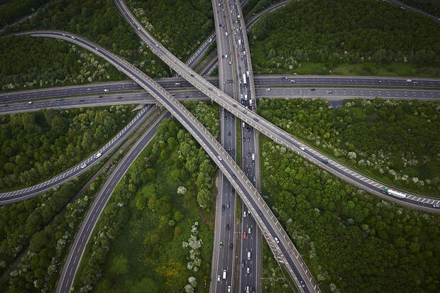 Удивительные снимки дорожных развязок