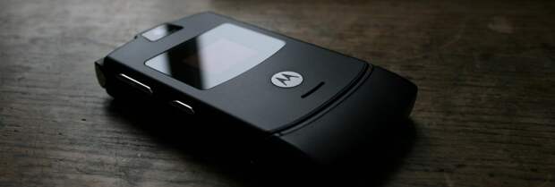После Nokia 3310 возродиться может еще одна легенда — Motorola Razr V3
