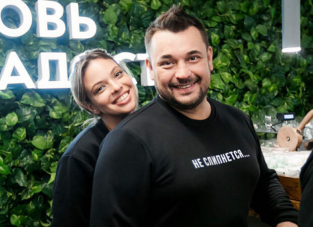 Уоррен Баффет предлагает отобедать с ним. Во сколько такой обед обойдется и зачем он это делает?