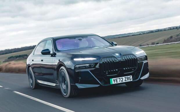 «Семерка» BMW меняется до неузнаваемости: что покажут в Пекине?