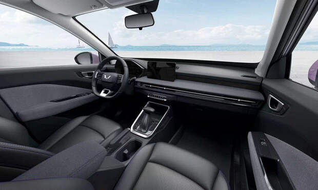 Кроссовер размером с Hyundai Creta — всего 37,8 тыс. юаней (420 тыс. рублей). В Китае стартовали продажи Wuling Xingchi 2026