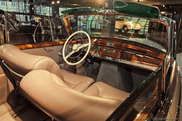 Музей частных коллекций Автовилль (44 фото)