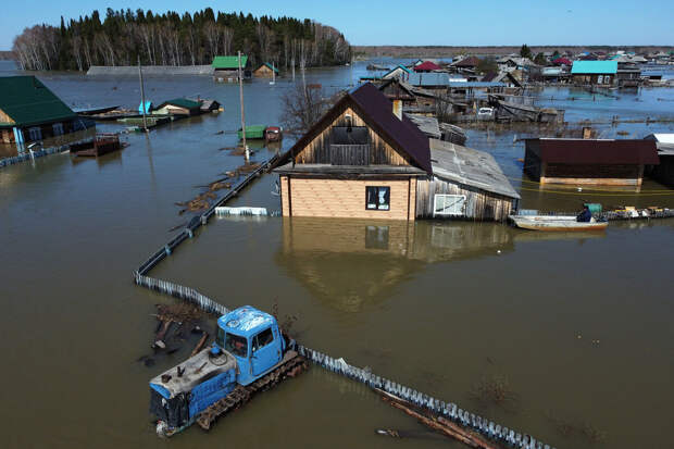 Садовников: паводок на реке Лена затопил 13 сел в Намском районе Якутии