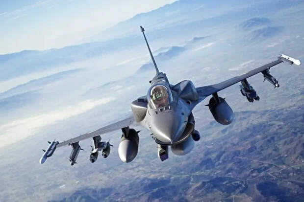 Бельгия задержала поставку истребителей F-16 для ВСУ по «уважительной» причине