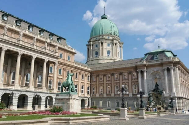 Министр Роган: Венгрия не поддастся шантажу Украины