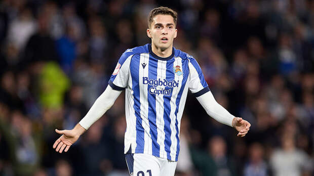 Мостовой призвал Захаряна задуматься о возвращении в Россию