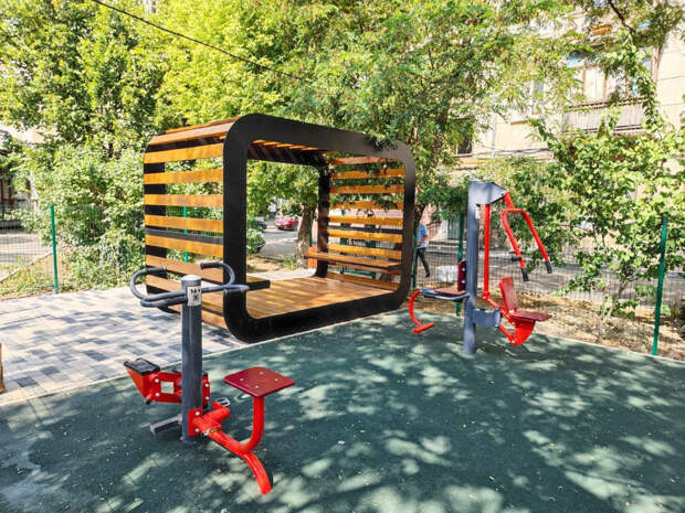 196 общественных и дворовых территорий благоустроят в Крыму в этом году