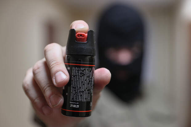 Украинские военкомы залили газом девочку-подростка