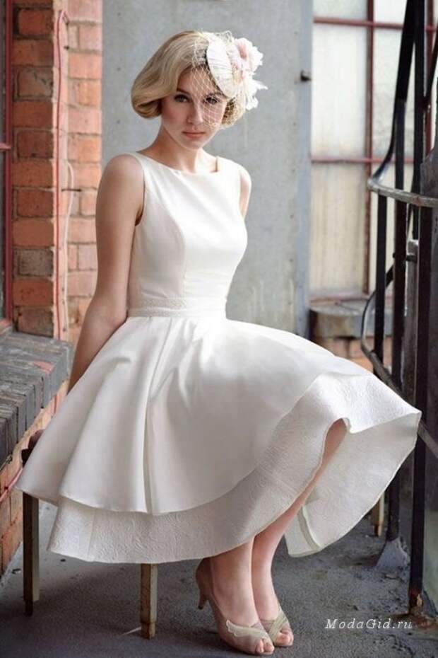 Картинки по запросу фото Моду на короткие свадебные платья начала Коко Шанель.