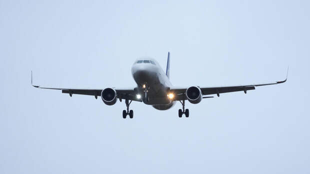 Пассажиры "Победы" сутки не могут долететь из Москвы в Махачкалу из-за непогоды