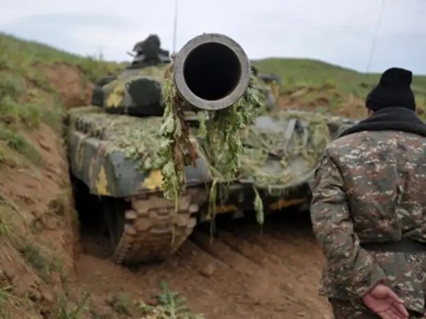 ВС Азербайджана вошли в зону ответственности российских миротворцев в Карабахе