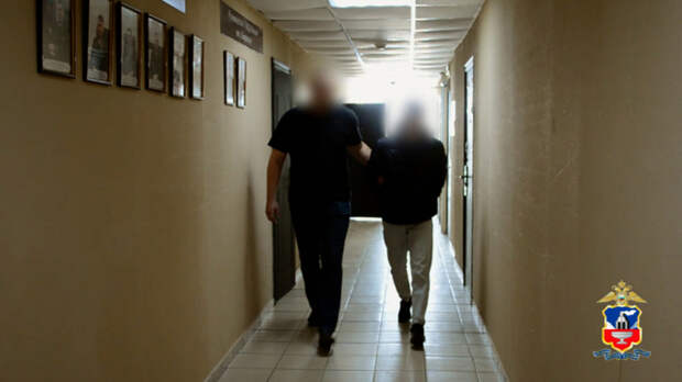 В Барнауле задержали парня с девушкой, забиравших за 5% деньги у обманутых пенсионеров