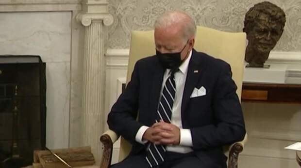 Байден уснул во время встречи с премьер-министром Израиля