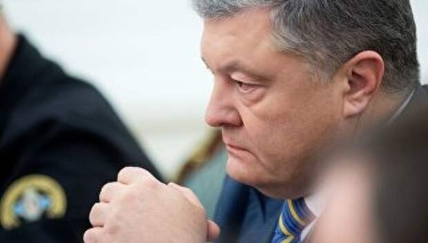 Президент Украины Петр Порошенко на заседании Совета национальной безопасности и обороны Украины