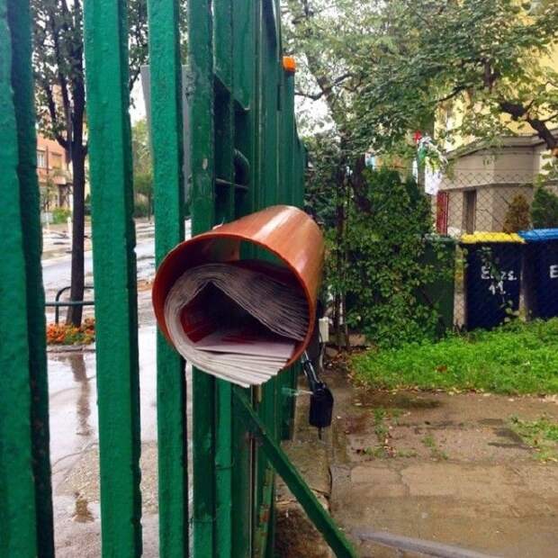 Идея для лентяев, но плюс в том что почту не намочит при дождливой погоде и доставать не тяжело. Идея для лентяев но плюс в том что почту не намочит при дождливой погоде и доставать не тяжело