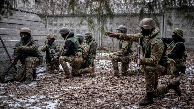 Столтенберг призвал Украину самостоятельно обеспечить себя солдатами