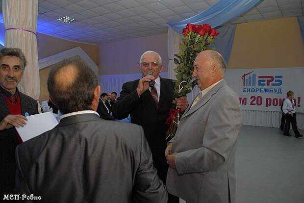 Сердечное тепло друзей-партнёров доставляет Международная Служба Поздравлений!