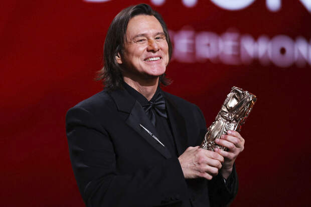 Офтальмолог Шаязданова: цвет глаз Джима Кэрри мог измениться по трем причинам