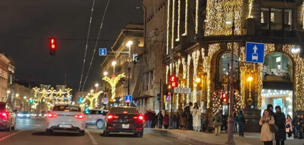 «Волшебный чемодан» опустел: в Петербурге простятся с легендарным «Непредсказуемым предсказателем»