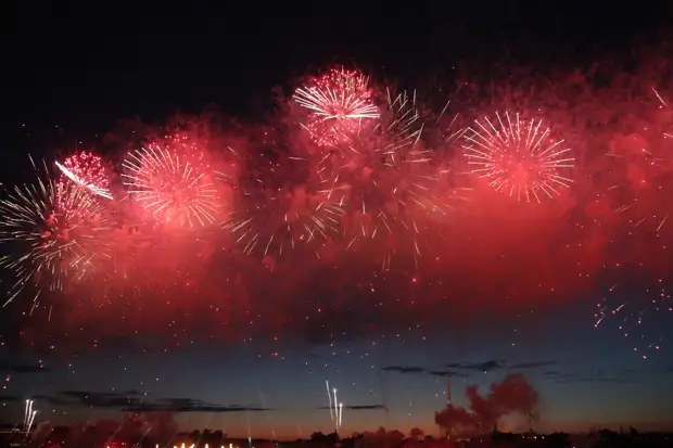 Первомай в Самаре: без демонстрации, но с салютом