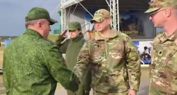 Министр обороны Белоруссии приветствовал американцев. Скрин видео.