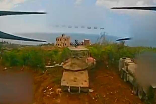 По вторгшимся в Ливан танкам Израиля Merkava бьют оптоволоконными дронами