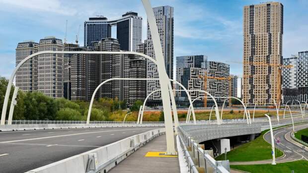 В Подмосковье проведут весенний ремонт дорог и заделают ямы