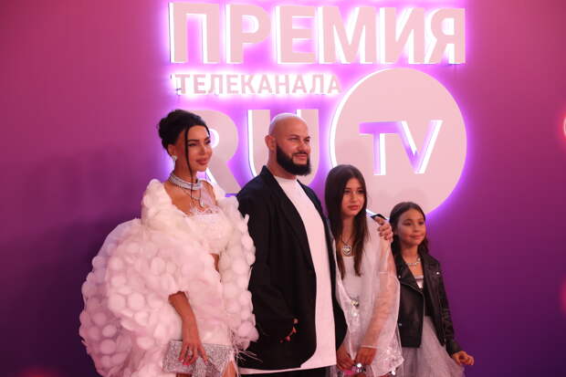 Телеведущая Алена Водонаева заявила, что у старшей дочери Джигана нет харизмы