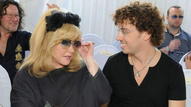 Журналистка Ксения Ларина считает, что Пугачеву начнут критиковать вслед за Галкиным