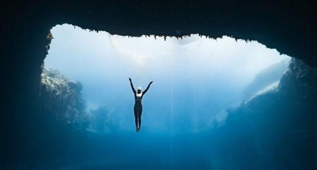 Dean bluehole diving